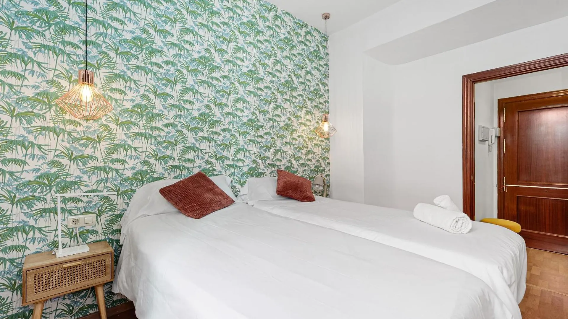 Urbanchicmalaga 2Bedroom Oasis In Historic Malaga Centre Apartment