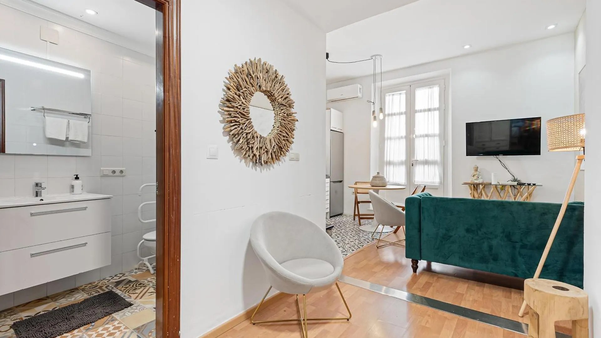 Urbanchicmalaga 2Bedroom Oasis In Historic Malaga Centre Apartment
